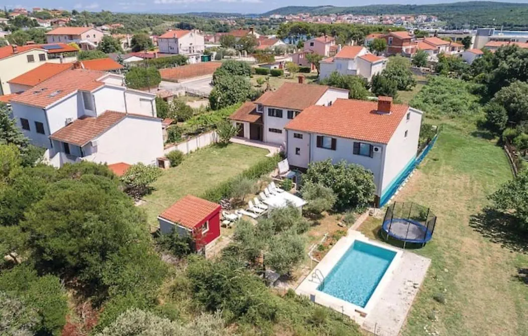 Villa Domus Maria With Swimming Pool And Free Parking Banjole