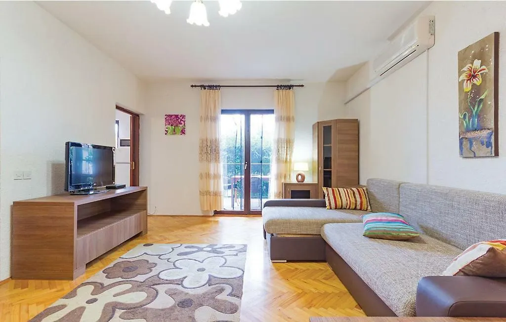 Ferienhaus Villa Domus Maria With Swimming Pool And Free Parking Banjole